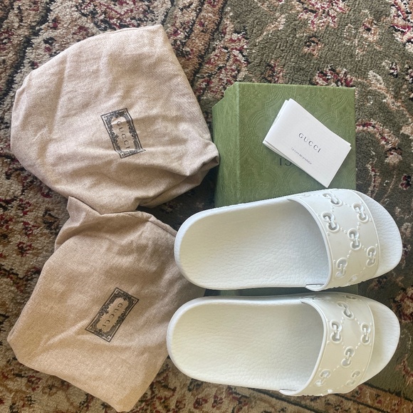 White Gucci women’s slides ! - Picture 1 of 6